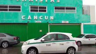 Debido a sus jornadas laborales, Los taxista de Cancún están muy expuestos a los contagios de COVID-19.