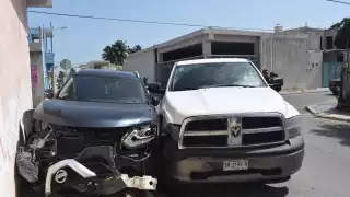 Los autos presentaron daños materiales