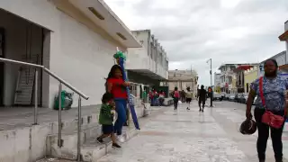 Comerciantes del Pasaje San Juan fueron retirados durante un operativo en Campeche