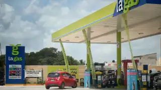 Registran incrementos en los precios del combustible. La Premium alcanza los 24.34 pesos por litro, y la Magna oscila entre 23.06; CorpoGas lidera con 25.28. (
