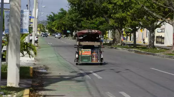 Se espera que en pocos días concluya la colocación de boyas en los lugares destinados