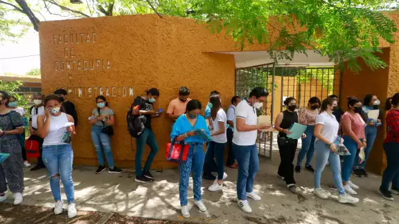 Son 20 mil jóvenes de Yucatán que presentarán el EXANI-I para la UADY Son 20 mil jóvenes de Yucatán que presentarán el EXANI-I para la UADY