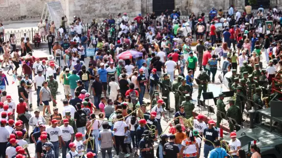 La exposición se realiza en la Plaza Grande de Mérida La exposición se realiza en la Plaza Grande de Mérida