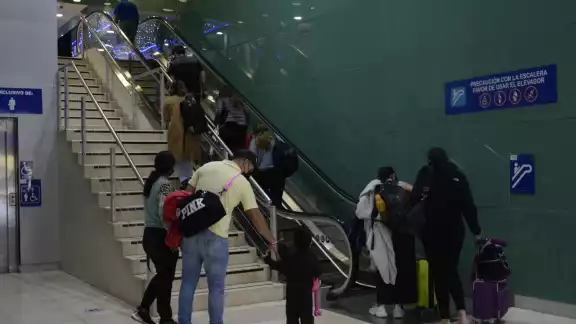 Autoridades informaron que las personas que deseen viajar durante las fechas de Navidad y Año Nuevo al interior del país o al extranjero, difícilmente encontrarán cupo Autoridades informaron que las personas que deseen viajar durante las fechas de Navidad y Año Nuevo al interior del país o al extranjero, difícilmente encontrarán cupo