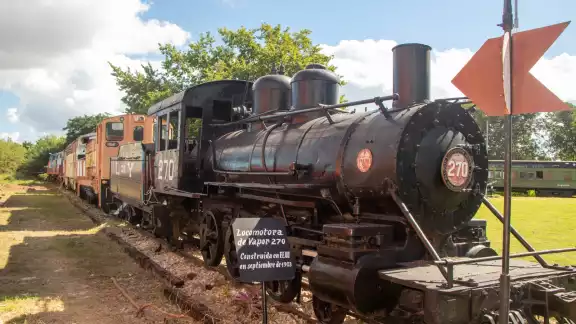 Entre las máquinas que ahí se encuentran destaca una fabricada en el años 1903 en Estados Unidos