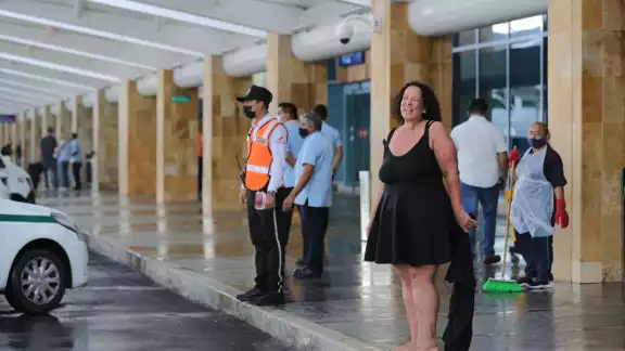 La turista fue detenida en el aeropuerto de Cancún el sábado pasado y ahora volverá a casa La turista fue detenida en el aeropuerto de Cancún el sábado pasado y ahora volverá a casa