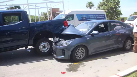 Registran accidente vehicular en el Boulevard Kukulcán de la Zona Hotelera de Cancún Registran accidente vehicular en el Boulevard Kukulcán de la Zona Hotelera de Cancún
