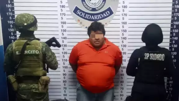 El hombre originario de Veracruz fue llevado a la Fiscalía General de Quintana Roo para definir su situación legal El hombre originario de Veracruz fue llevado a la Fiscalía General de Quintana Roo para definir su situación legal