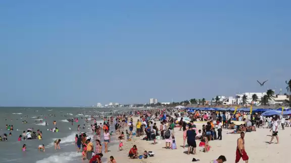 Fue en 2019 cuando se registró la última llegada masiva de bañistas a Progreso Fue en 2019 cuando se registró la última llegada masiva de bañistas a Progreso