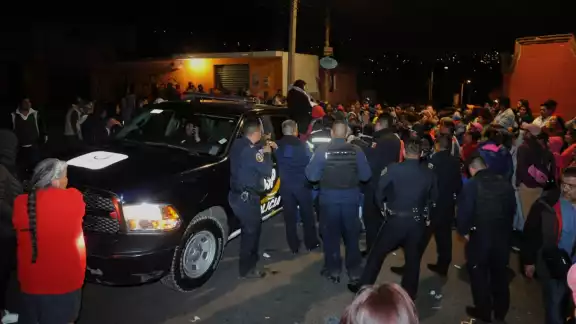 Un intento de linchamiento se registró en Toluca que dejó como saldo nueve personas heridas Un intento de linchamiento se registró en Toluca que dejó como saldo nueve personas heridas