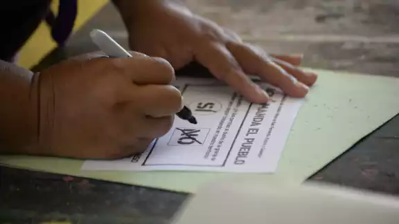 Se contaron mil 101 votos por el "No", siete fueron por el sí y cuatro sufragios se decretaron nulos. Se contaron mil 101 votos por el "No", siete fueron por el sí y cuatro sufragios se decretaron nulos.