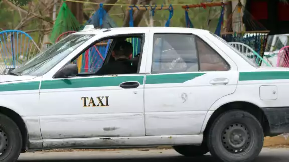 Dos mil taxis incumplen la Ley de Movilidad de Quintana Roo Dos mil taxis incumplen la Ley de Movilidad de Quintana Roo