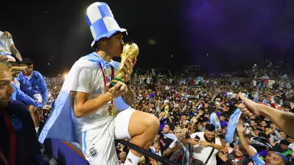 Argentinos se dieron cita en el Centro de Buenos Aires para festejar la Copa del Mundo Argentinos se dieron cita en el Centro de Buenos Aires para festejar la Copa del Mundo