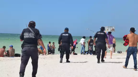 Yucatecos aseguran que el malecón de Progreso no es seguro Yucatecos aseguran que el malecón de Progreso no es seguro