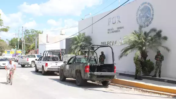Los cuatro detenidos llevarán su proceso en libertad por portación de armas exclusivas del Ejército en Hopelchén, Campeche Los cuatro detenidos llevarán su proceso en libertad por portación de armas exclusivas del Ejército en Hopelchén, Campeche