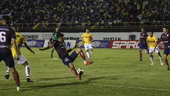 Los azulgranas hicieron un partido inteligente, dejando que los ciervos propusieran el encuentro Los azulgranas hicieron un partido inteligente, dejando que los ciervos propusieran el encuentro