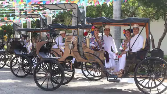En total son seis calesas, las cuales son una prueba piloto para ir eliminando el uso de caballos En total son seis calesas, las cuales son una prueba piloto para ir eliminando el uso de caballos