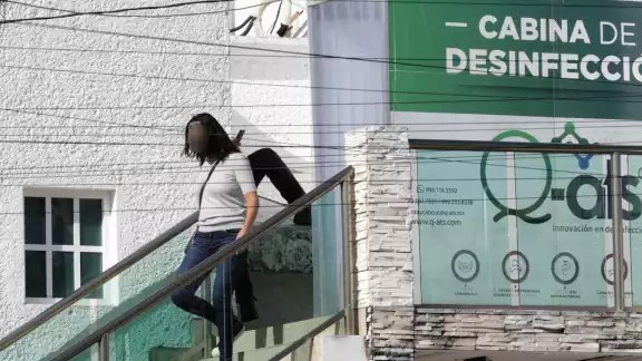 Encargado del laboratorio ilegal de Cancún, podría pasar hasta seis años en la cárcel Encargado del laboratorio ilegal de Cancún, podría pasar hasta seis años en la cárcel