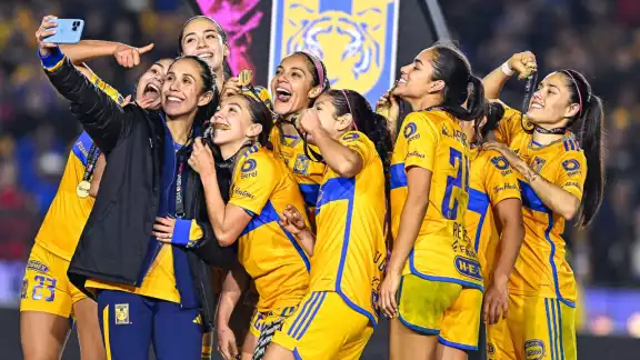 La Liga MX vio a Tigres femenil coronarse campeonas de este torneo La Liga MX vio a Tigres femenil coronarse campeonas de este torneo