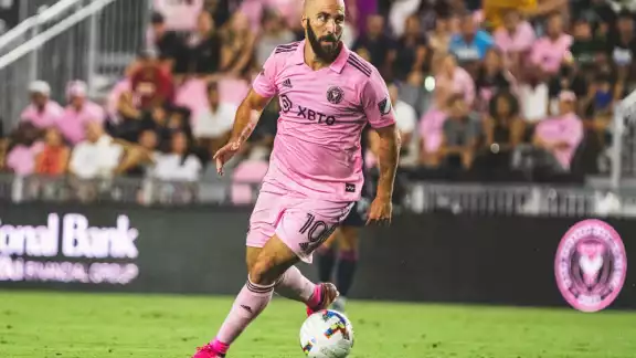 El exjugador del Real Madrid dejará las canchas luego de una larga e ilustre carrera en el futbol El exjugador del Real Madrid dejará las canchas luego de una larga e ilustre carrera en el futbol