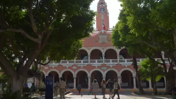 Yucatán espera una tarde muy calurosa y más tarde se esperan lluvias aisladas Yucatán espera una tarde muy calurosa y más tarde se esperan lluvias aisladas