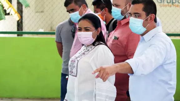 Agremiados del Sindicato de Trabajadores de Puerto Morelos señalan arbitrariedad laboral y que no son atendidos por Merari Tziu Agremiados del Sindicato de Trabajadores de Puerto Morelos señalan arbitrariedad laboral y que no son atendidos por Merari Tziu