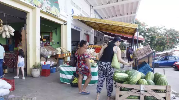 La titular de la Central se lava las manos respecto a la denuncia del costo de la canasta básica