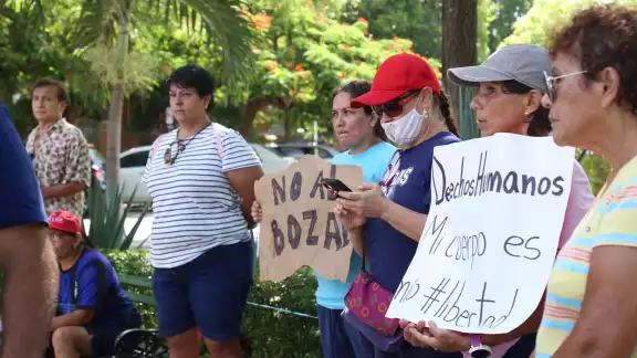 Los inconformes con las medidas sanitarias contra el COVID-19 piden que se les de la oportunidad de elegir Los inconformes con las medidas sanitarias contra el COVID-19 piden que se les de la oportunidad de elegir