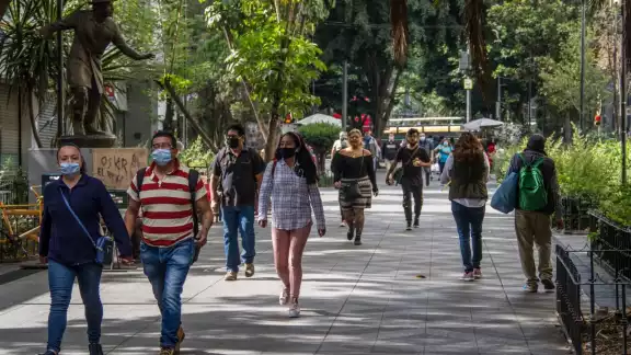 Casos de Covid-19 en México ascienden a más de 220 mil