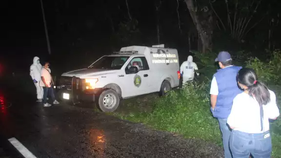 El cuerpo fue hallado en el tramo carretero Felipe Carrillo Puerto-Tulum, dentro de un área verde de la zona