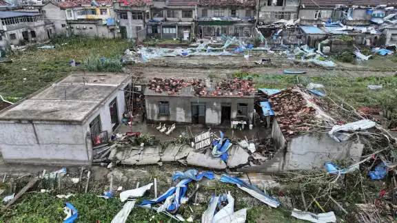 Reportan 10 muertos y 5 mil afectados tras tornados en China Reportan 10 muertos y 5 mil afectados tras tornados en China