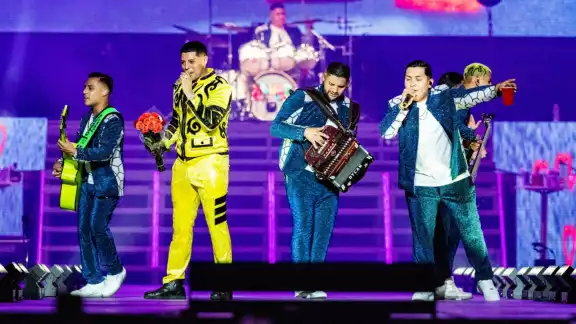 Grupo Firme, anunció a través de redes sociales que ofrecerán su primer concierto 360° en Estados Unidos