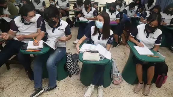 El apoyo tiene como objetivo contribuir a que los estudiantes permanezcan y concluyan sus estudios El apoyo tiene como objetivo contribuir a que los estudiantes permanezcan y concluyan sus estudios
