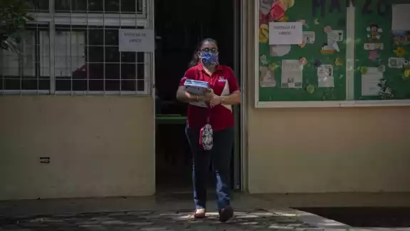 El curso Retorno Seguro está habilitado para padres y maestros que deseen capacitarse para el regreso a clases presenciales El curso Retorno Seguro está habilitado para padres y maestros que deseen capacitarse para el regreso a clases presenciales