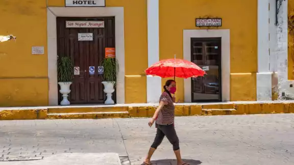 Se recomienda tomar precauciones ante las altas temperaturas Se recomienda tomar precauciones ante las altas temperaturas