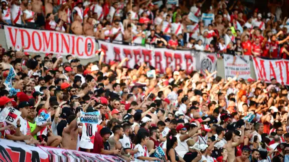 El impacto de la caída le causó la muerte al hombre del que hasta el momento no se sabe su identidad.