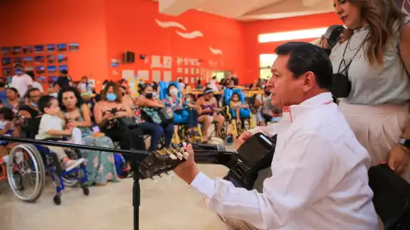 El Delegado felicitó a las madres y personal del CRIT El Delegado felicitó a las madres y personal del CRIT