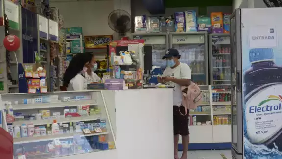 Debido a los cambios de temperatura, la población requiere de medicamentos para combatir los males respiratorios muy comunes en esta época del año Debido a los cambios de temperatura, la población requiere de medicamentos para combatir los males respiratorios muy comunes en esta época del año