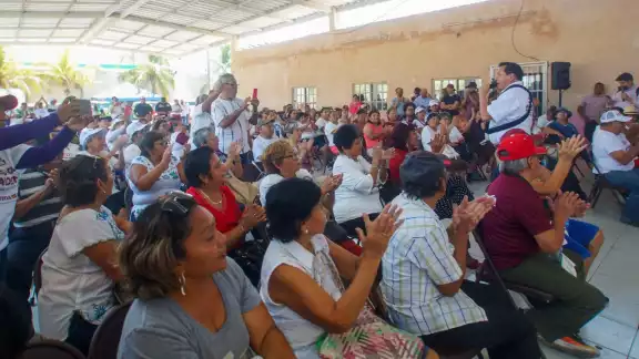 El candidato Joaquín Díaz Mena priorizó un problema a resolver: repavimentación de calles El candidato Joaquín Díaz Mena priorizó un problema a resolver: repavimentación de calles