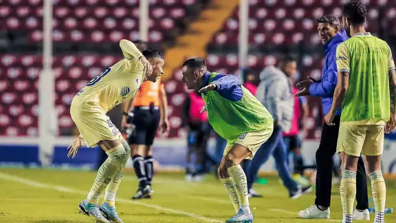 América vence al Querétaro y suma quinta victoria en fila en el Apertura América vence al Querétaro y suma quinta victoria en fila en el Apertura