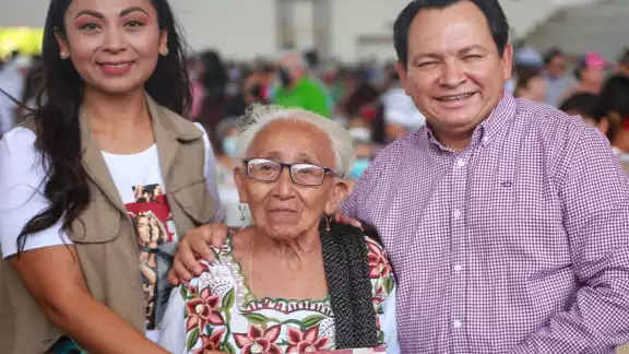 A las personas adultas mayores ahora se les entregan 4 mil 800 pesos de pensión