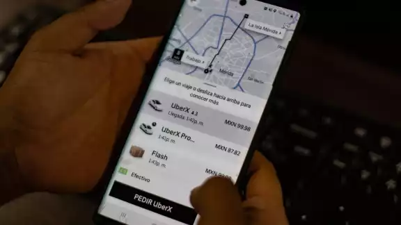 Los taxis de sitio o taxímetros mantuvieron sus tarifas como lo marca el reglamento Los taxis de sitio o taxímetros mantuvieron sus tarifas como lo marca el reglamento