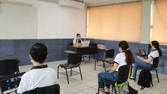 En días pasados Pozos Lanz estimó que un promedio de 135 mil alumnos retomaron sus actividades escolares en dos mil escuelas En días pasados Pozos Lanz estimó que un promedio de 135 mil alumnos retomaron sus actividades escolares en dos mil escuelas