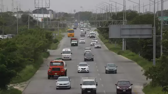 Las autoridades recomiendan a los conductores prever rutas alternas