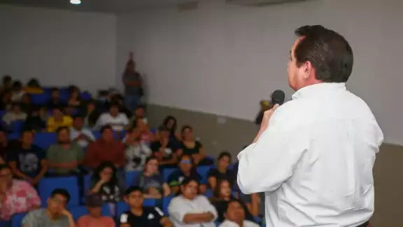 Joaquín Díaz Mena impartió una conferencia en el foro