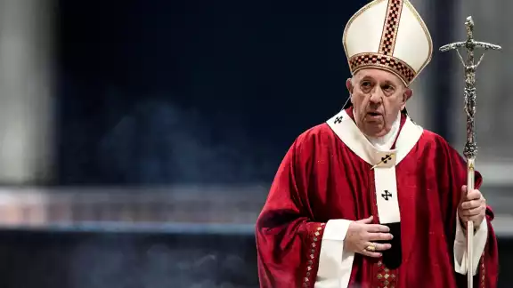 El papa Francisco pidió a los jóvenes ser cariñosos con los adultos mayores (Reuters) El papa Francisco pidió a los jóvenes ser cariñosos con los adultos mayores (Reuters)