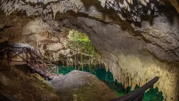 Cenote Zapote: El Ecoparque Prehistórico