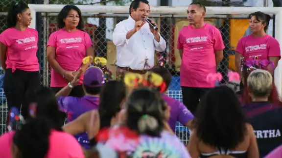 Agradeció a vecinos que fomentan la activación física para el bienestar de la comunidad. Agradeció a vecinos que fomentan la activación física para el bienestar de la comunidad.