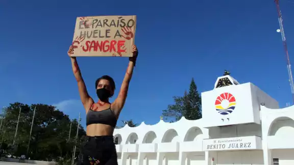 Grupos feministas se han manifestado en Cancún debido al aumento de feminicidios en la ciudad y en Quintana Roo Grupos feministas se han manifestado en Cancún debido al aumento de feminicidios en la ciudad y en Quintana Roo