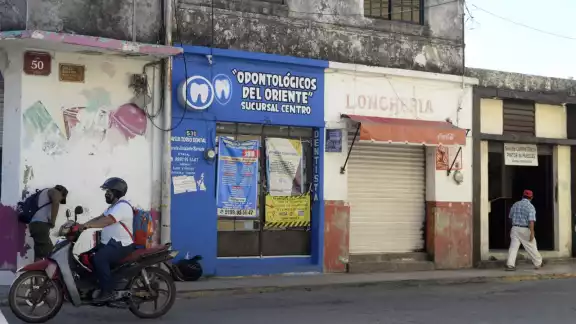 Otro factor que influyó en el cierre de los negocios fue los altos costos de luz eléctrica Otro factor que influyó en el cierre de los negocios fue los altos costos de luz eléctrica